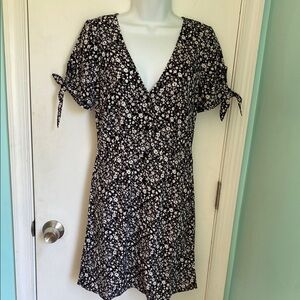 ModCloth button front tie sleeve floral dress NWT